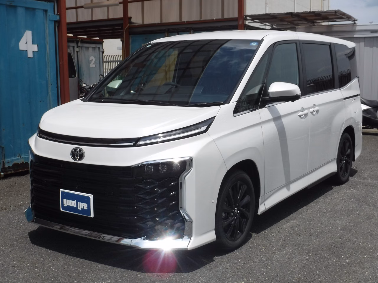 TOYOTA VOXY