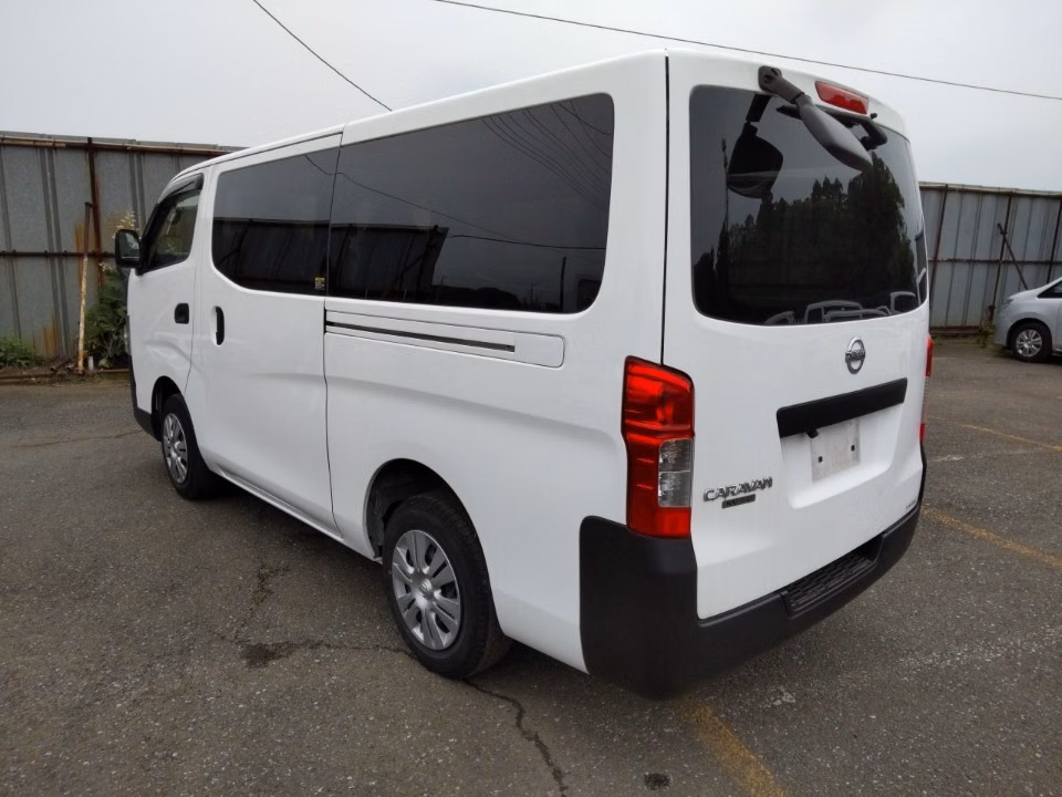 NISSAN NV350 CARAVAN