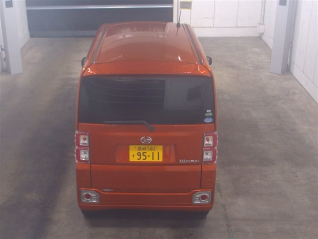 DAIHATSU WAKE