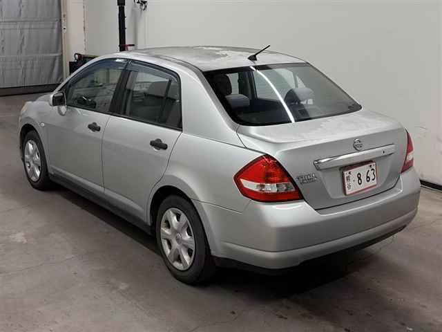 NISSAN TIIDA LATIO
