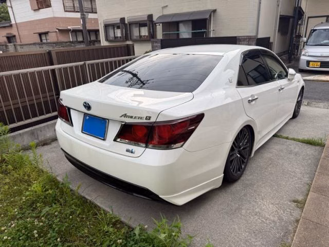 TOYOTA CROWN