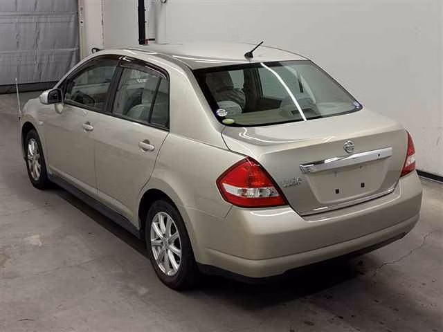NISSAN TIIDA LATIO
