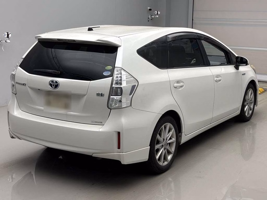 TOYOTA PRIUS ALPHA