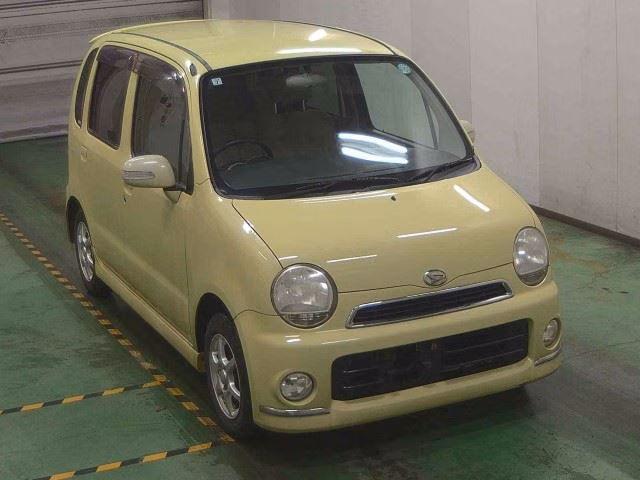 DAIHATSU MOVE LATTE
