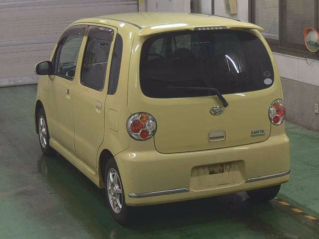 DAIHATSU MOVE LATTE