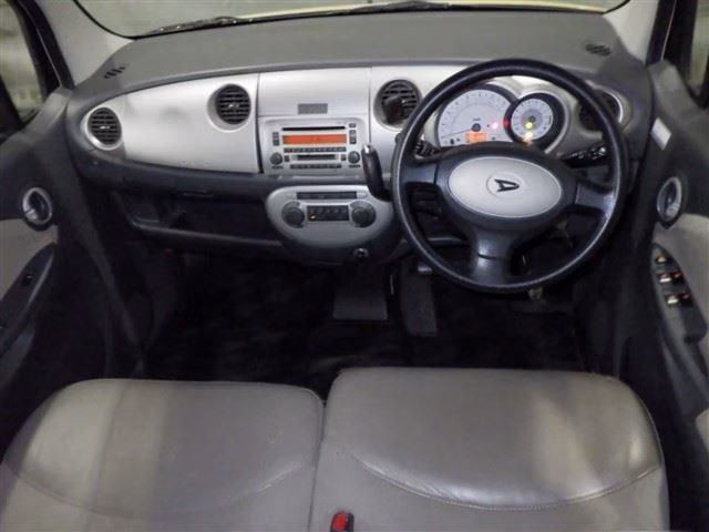 DAIHATSU MOVE LATTE