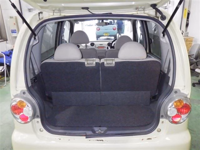 DAIHATSU MOVE LATTE