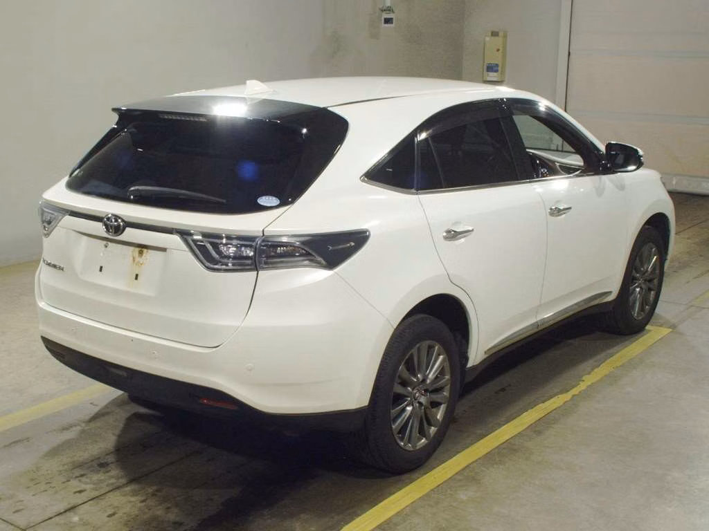TOYOTA HARRIER