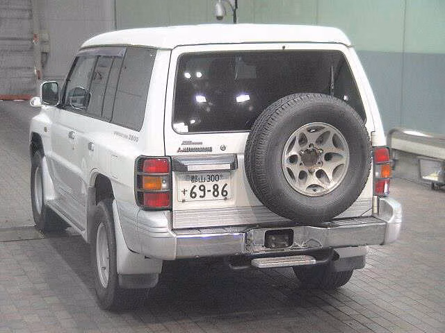 MITSUBISHI PAJERO