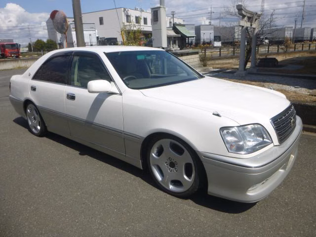 TOYOTA CROWN