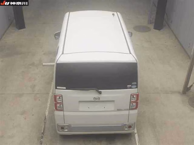 DAIHATSU WAKE