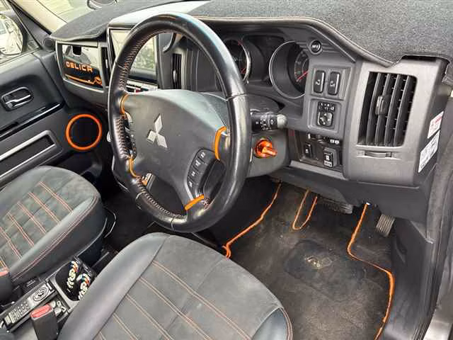 MITSUBISHI DELICA D:5