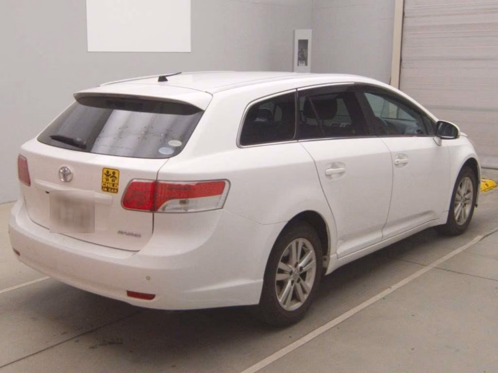 TOYOTA AVENSIS