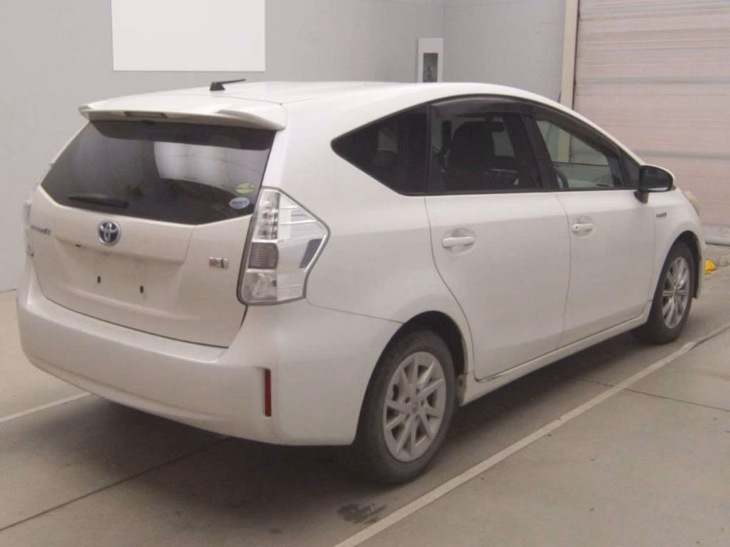 TOYOTA PRIUS ALPHA
