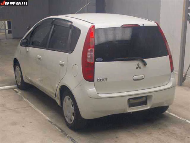 MITSUBISHI COLT