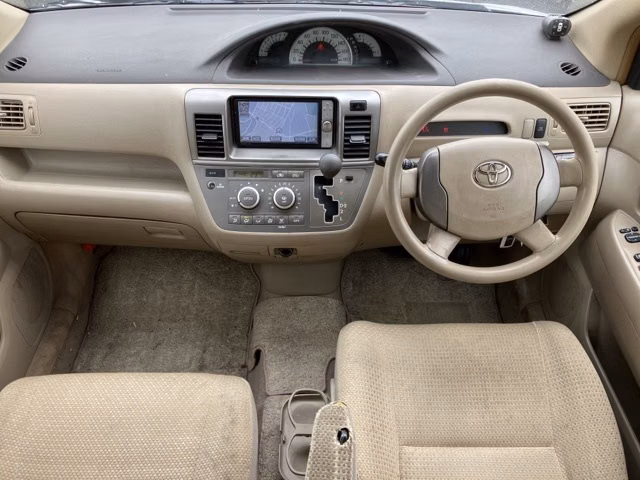 TOYOTA RAUM