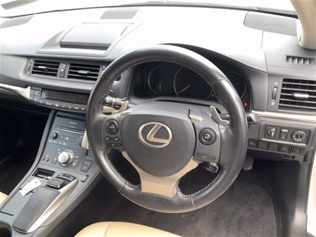 LEXUS CT200H