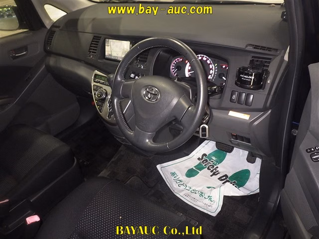 TOYOTA ISIS