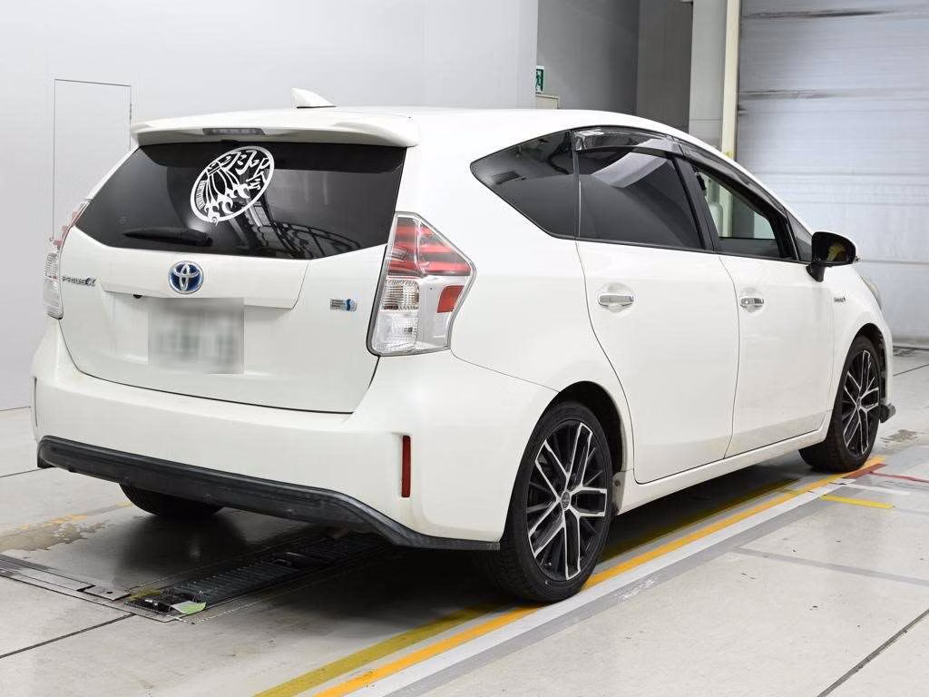 TOYOTA PRIUS ALPHA