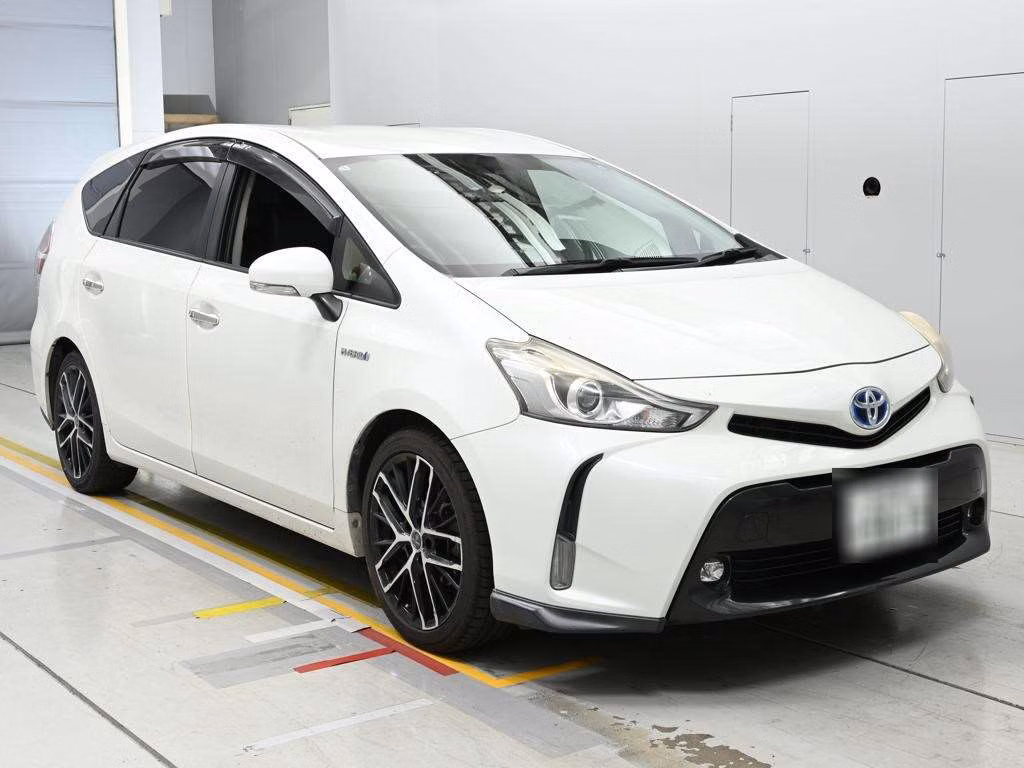TOYOTA PRIUS ALPHA