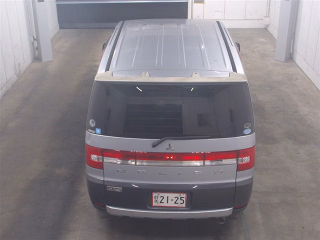 MITSUBISHI DELICA D:5