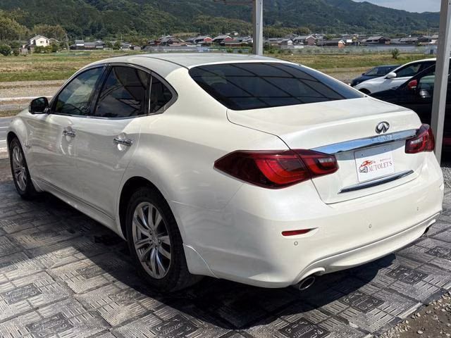 NISSAN FUGA