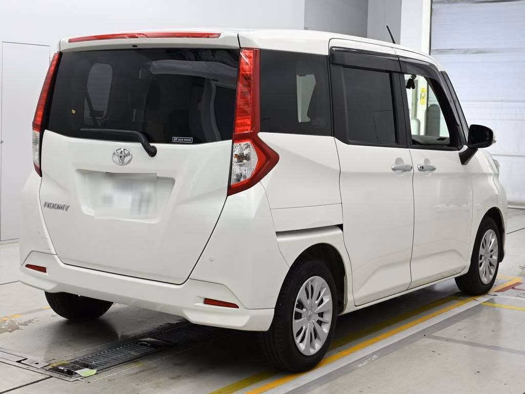 TOYOTA ROOMY
