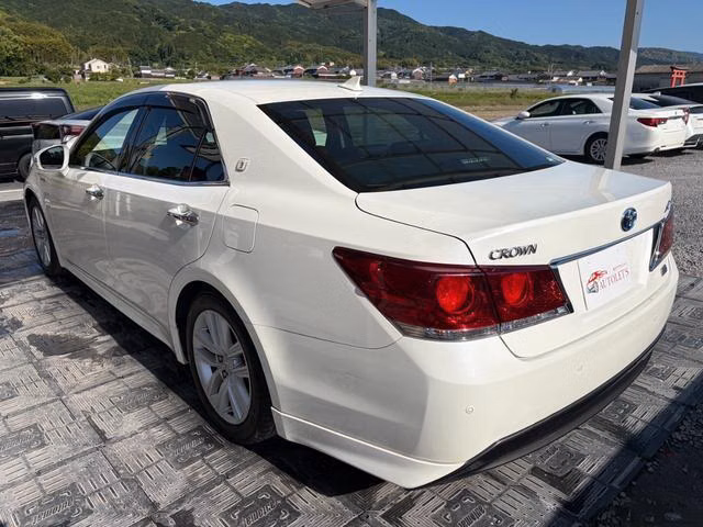 TOYOTA CROWN
