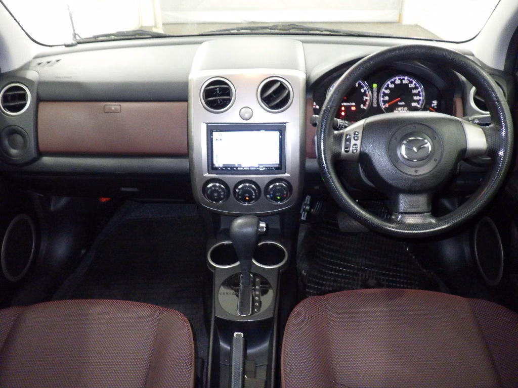 MAZDA VERISA