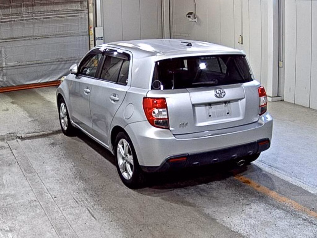 TOYOTA IST