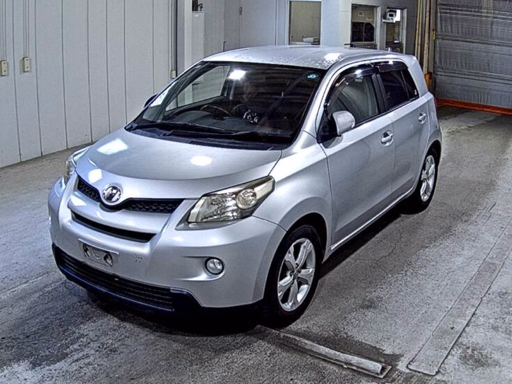 TOYOTA IST