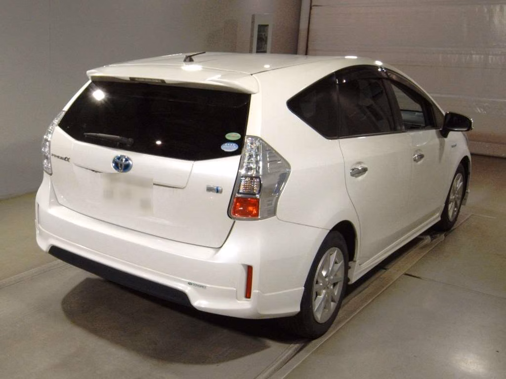 TOYOTA PRIUS ALPHA