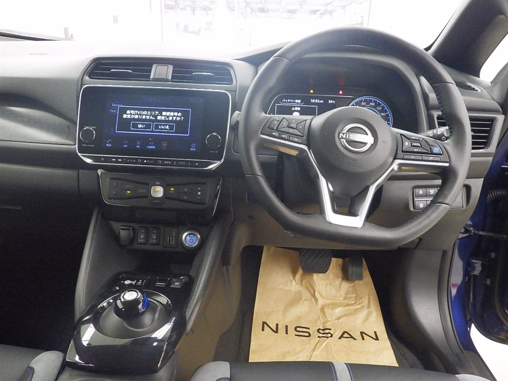 NISSAN LEAF