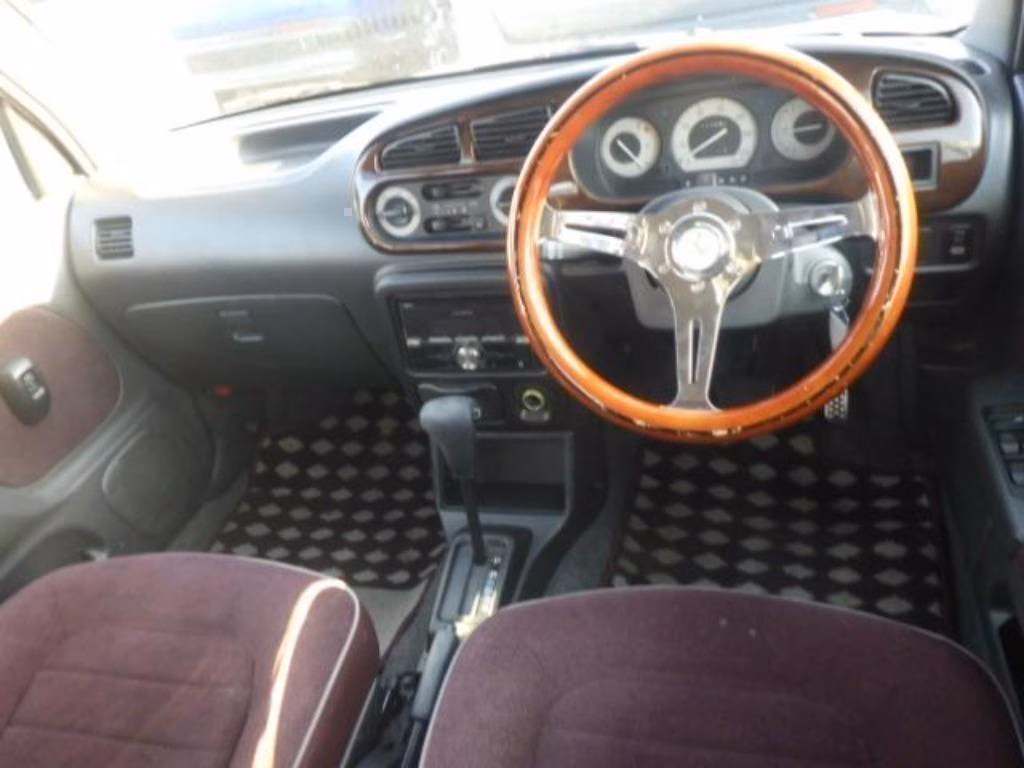 DAIHATSU MIRA GINO