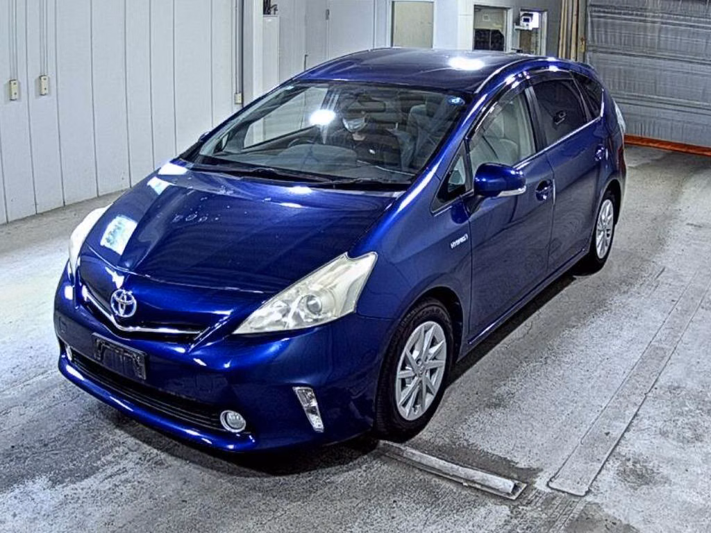 TOYOTA PRIUS ALPHA