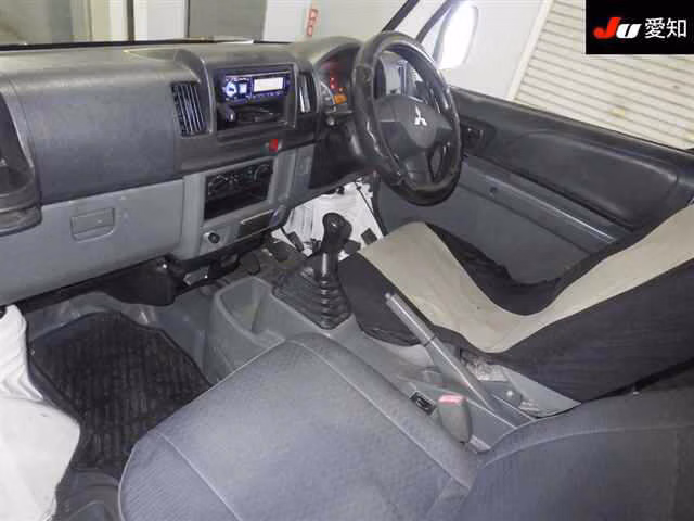 MITSUBISHI MINICAB