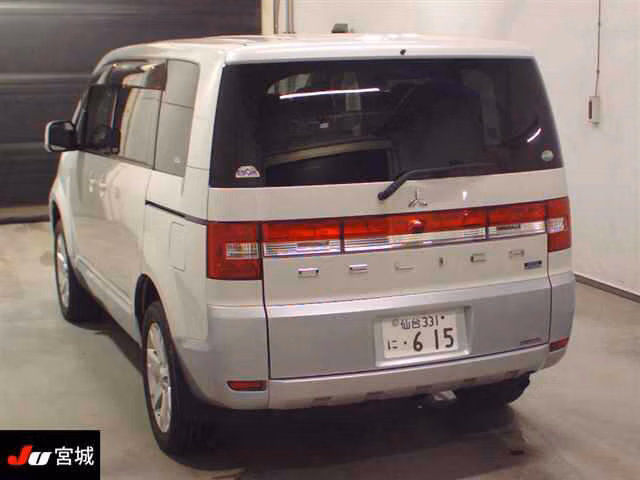MITSUBISHI DELICA D:5