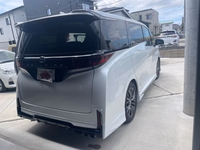 TOYOTA VELLFIRE