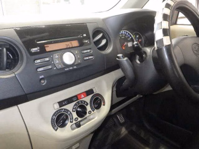 SUBARU LUCRA