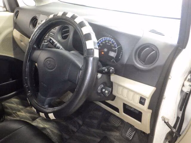 SUBARU LUCRA