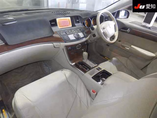 NISSAN FUGA