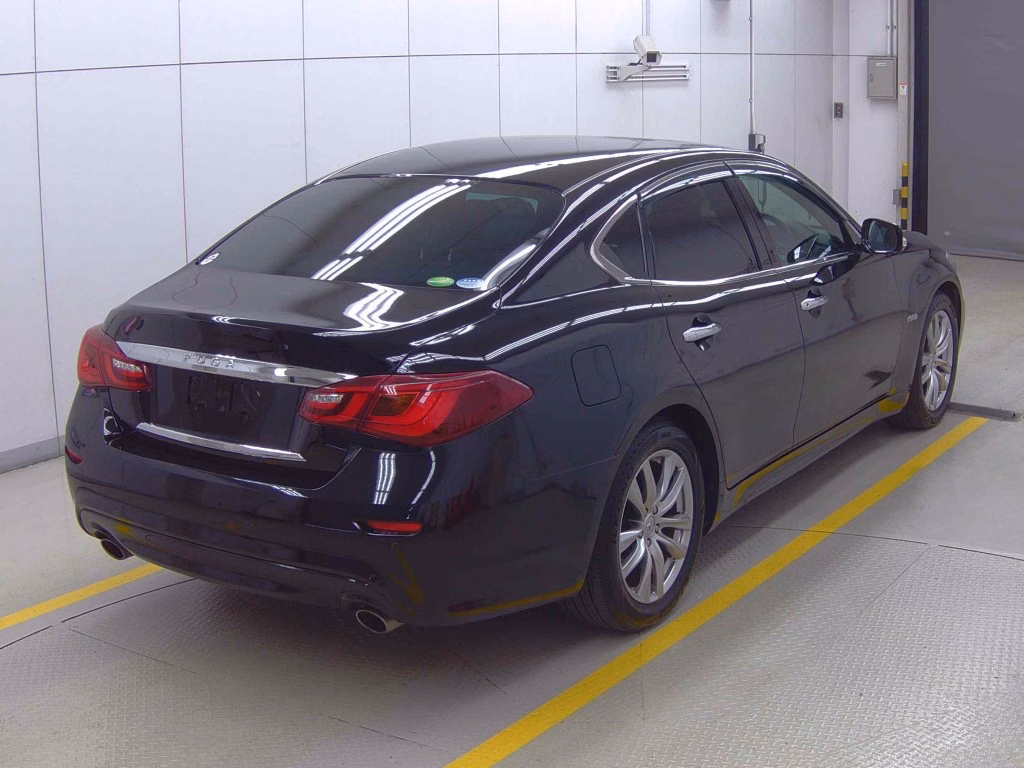 NISSAN FUGA