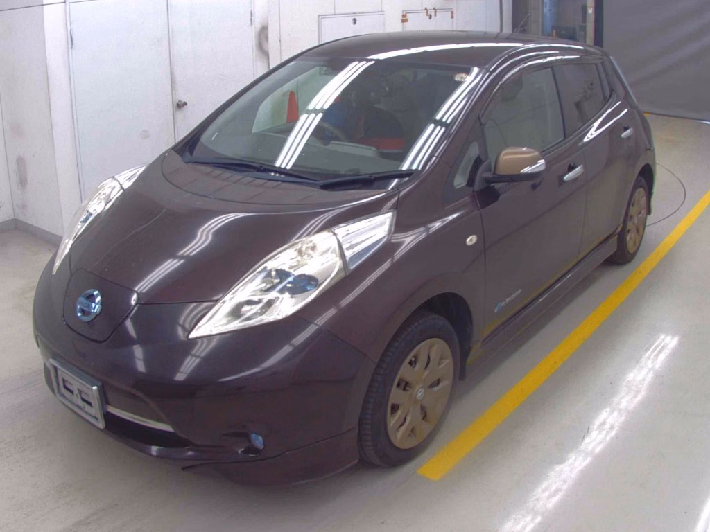 NISSAN LEAF