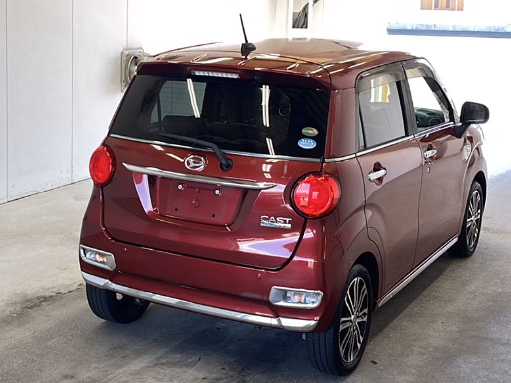 DAIHATSU CAST