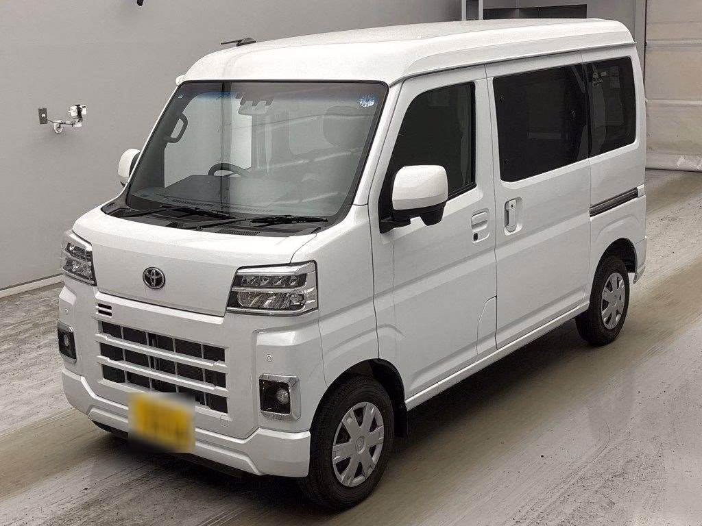TOYOTA PIXIS VAN