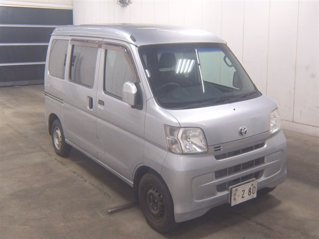 TOYOTA PIXIS VAN