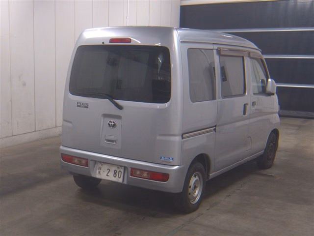TOYOTA PIXIS VAN