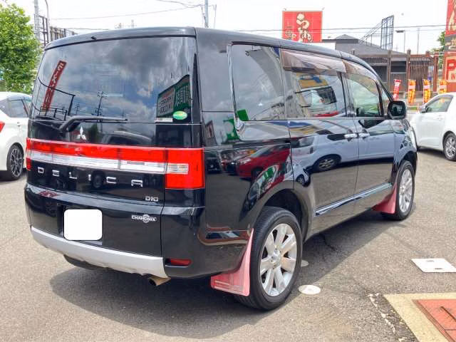 MITSUBISHI DELICA D:5