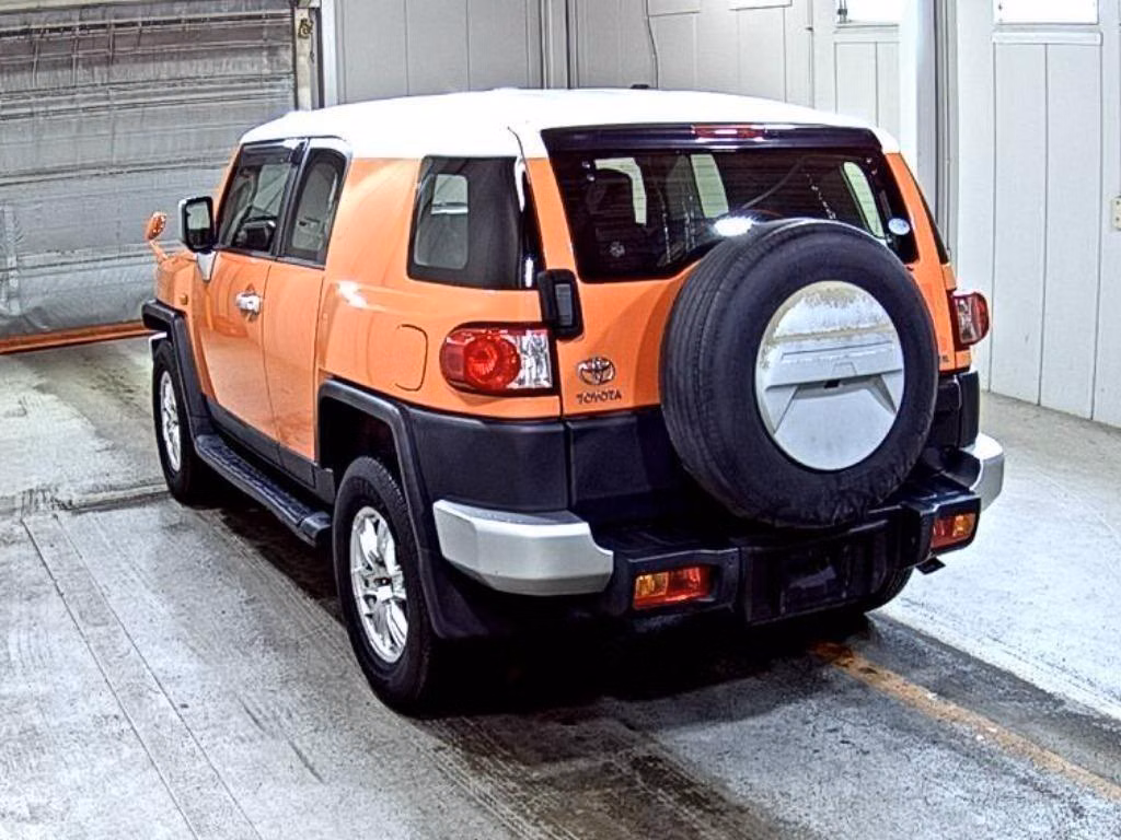 TOYOTA FJ CRUISER
