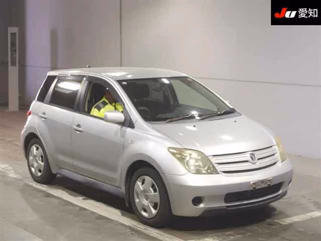 TOYOTA IST